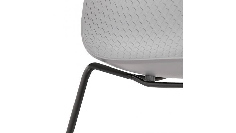 Chaise design Grise empilable pied métal noir - VERO