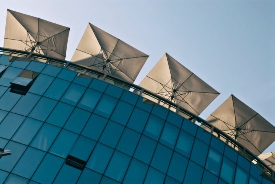 Le parasol léger, un accessoire pratique qui améliore votre confort et bien-être